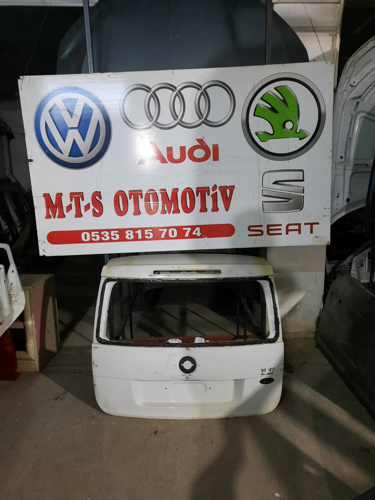 Skoda yeti bagaj kapağı